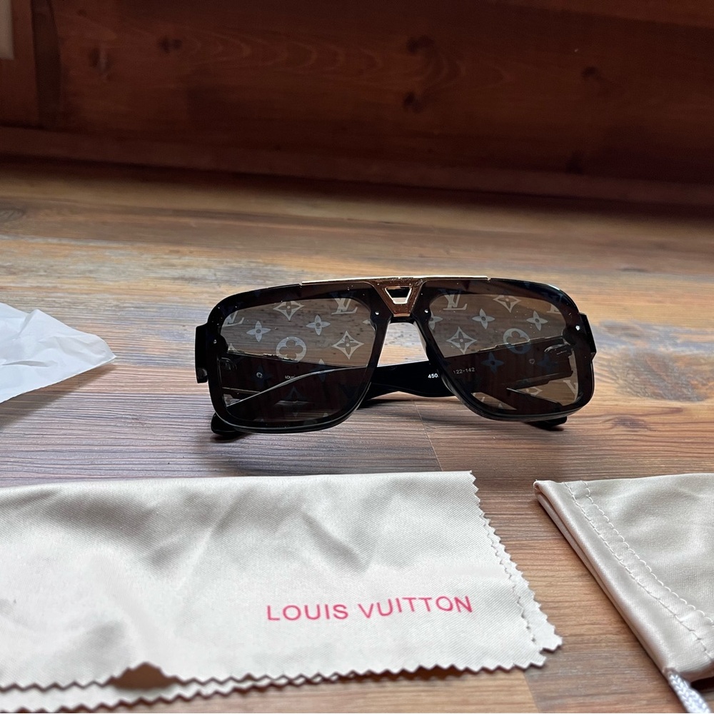 LV glasses